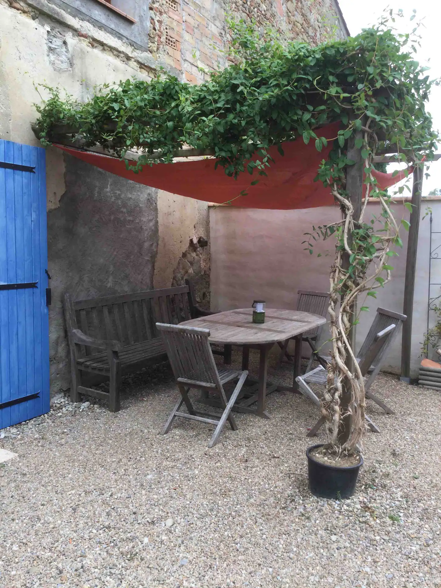Outside courtyard with eating table